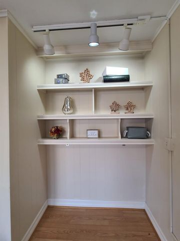 2047 Winrock Boulevard 61, Houston, TX 77057