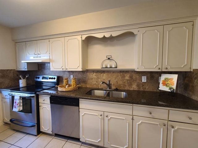 2047 Winrock Boulevard 61, Houston, TX 77057