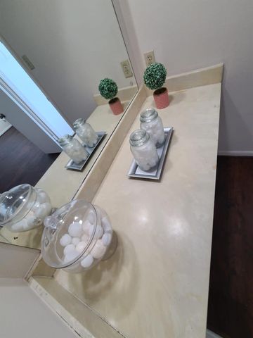 2047 Winrock Boulevard 61, Houston, TX 77057