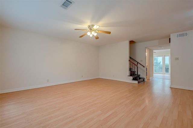 2047 Winrock Boulevard 61, Houston, TX 77057