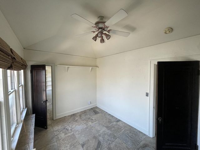 1155 Saint Johns Avenue E, Highland Park, IL 60035