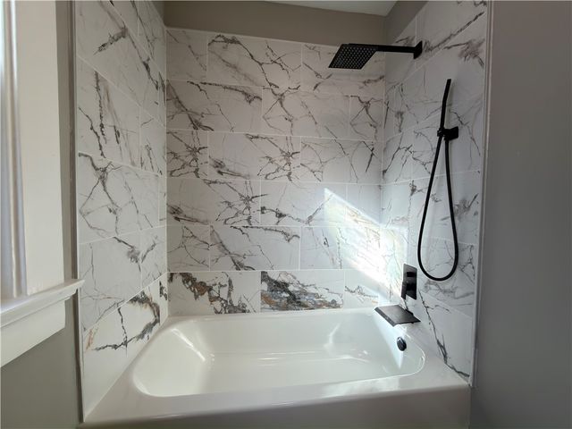 69 E Beechwood Avenue, Dayton, OH 45405