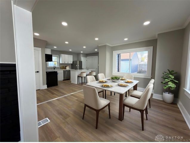 69 E Beechwood Avenue, Dayton, OH 45405