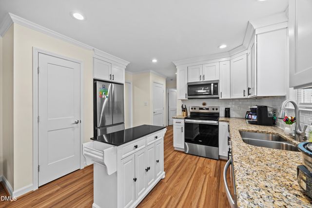 128 Royal Kings Court, Winston Salem, NC 27127