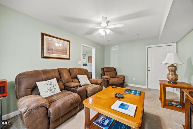 128 Royal Kings Court, Winston Salem, NC 27127