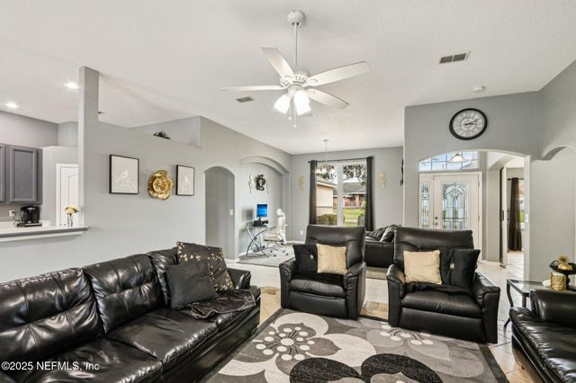 2390 MALLORY HILLS Road, Jacksonville, FL 32221