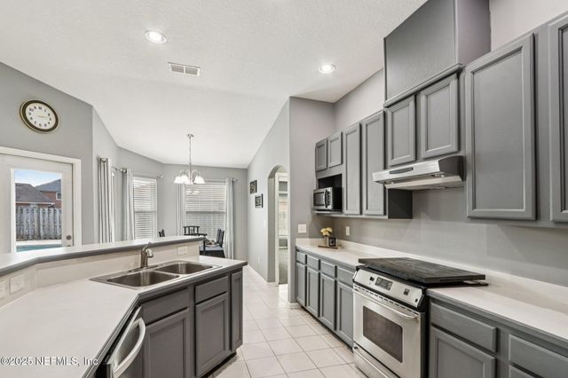 2390 MALLORY HILLS Road, Jacksonville, FL 32221