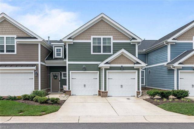 214 Retreat DR, Suffolk, VA 23435