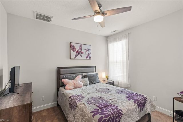 214 Retreat DR, Suffolk, VA 23435