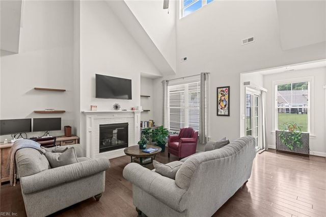 214 Retreat DR, Suffolk, VA 23435