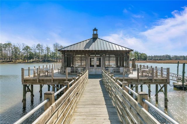 214 Retreat DR, Suffolk, VA 23435