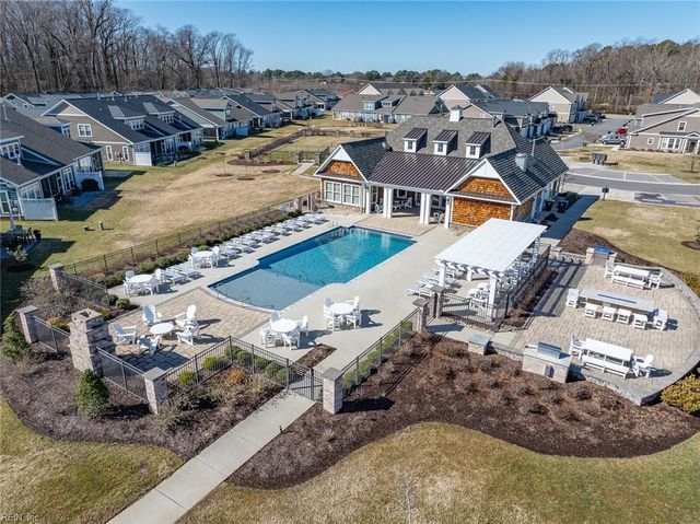 214 Retreat DR, Suffolk, VA 23435