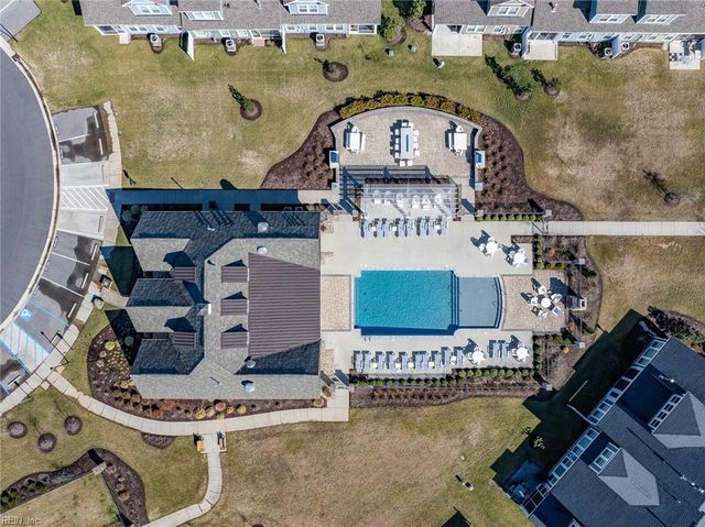 214 Retreat DR, Suffolk, VA 23435