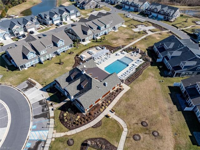 214 Retreat DR, Suffolk, VA 23435