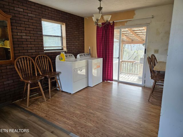 200 Sunset Lane, Harriman, TN 37748