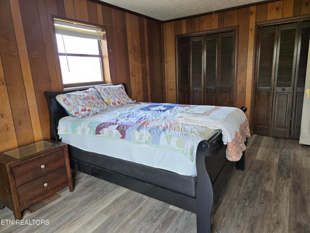 200 Sunset Lane, Harriman, TN 37748