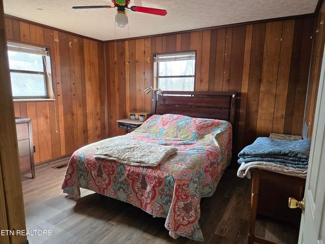 200 Sunset Lane, Harriman, TN 37748