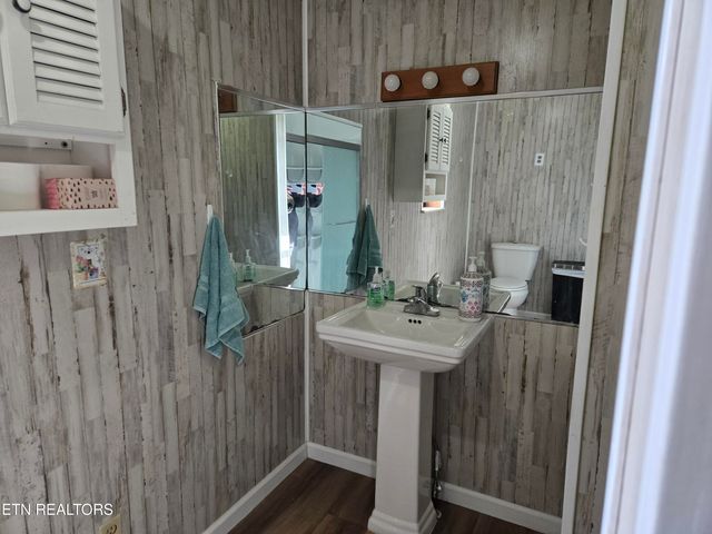 200 Sunset Lane, Harriman, TN 37748