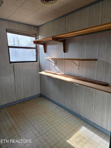 200 Sunset Lane, Harriman, TN 37748