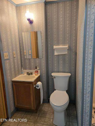 200 Sunset Lane, Harriman, TN 37748