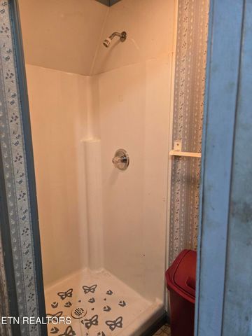 200 Sunset Lane, Harriman, TN 37748