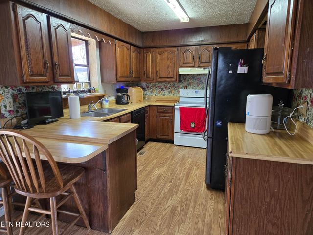 200 Sunset Lane, Harriman, TN 37748