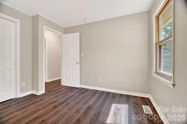 1919 Oak Hollow Road, Gastonia, NC 28054