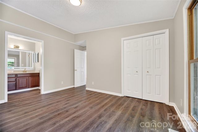 1919 Oak Hollow Road, Gastonia, NC 28054