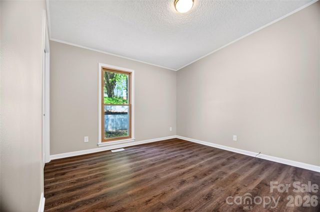 1919 Oak Hollow Road, Gastonia, NC 28054