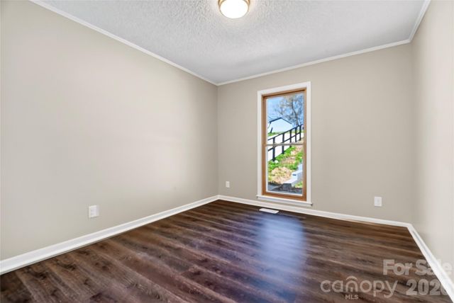 1919 Oak Hollow Road, Gastonia, NC 28054