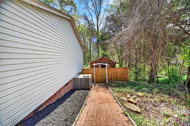 1919 Oak Hollow Road, Gastonia, NC 28054