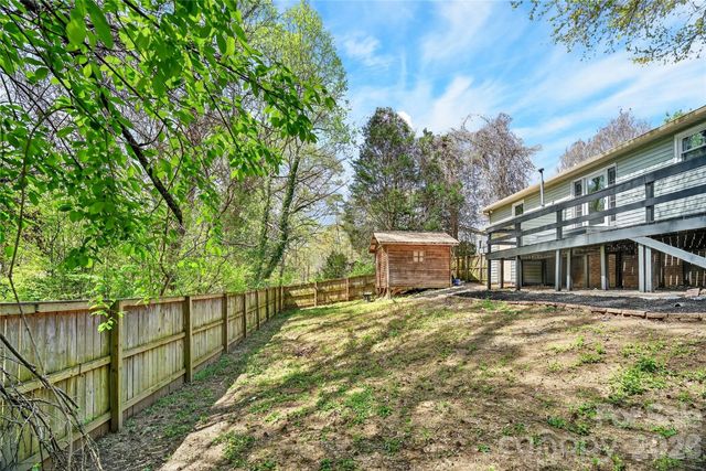 1919 Oak Hollow Road, Gastonia, NC 28054