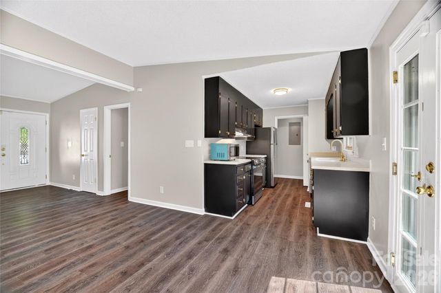 1919 Oak Hollow Road, Gastonia, NC 28054