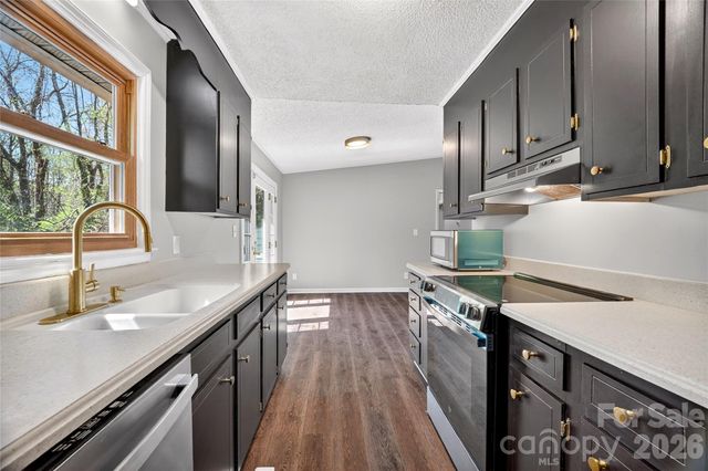 1919 Oak Hollow Road, Gastonia, NC 28054