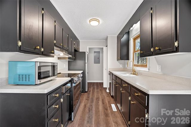 1919 Oak Hollow Road, Gastonia, NC 28054