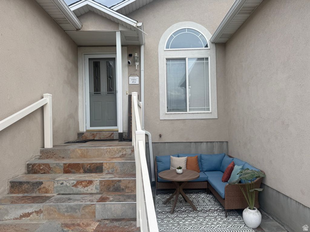 686 GREYSTONE WAY, Tooele, UT 84074 — exterior