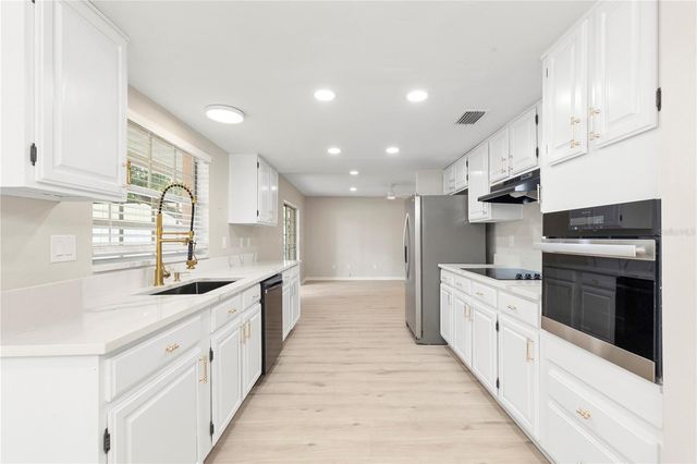 3110 W VILLA ROSA STREET, Tampa, FL 33611