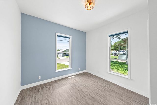435 Belmont, San Antonio, TX 78202
