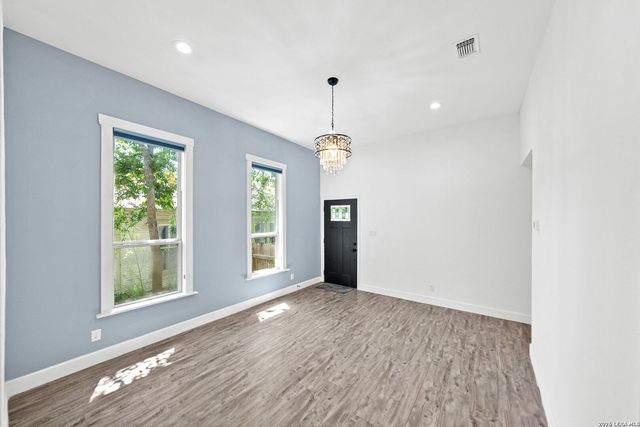 435 Belmont, San Antonio, TX 78202