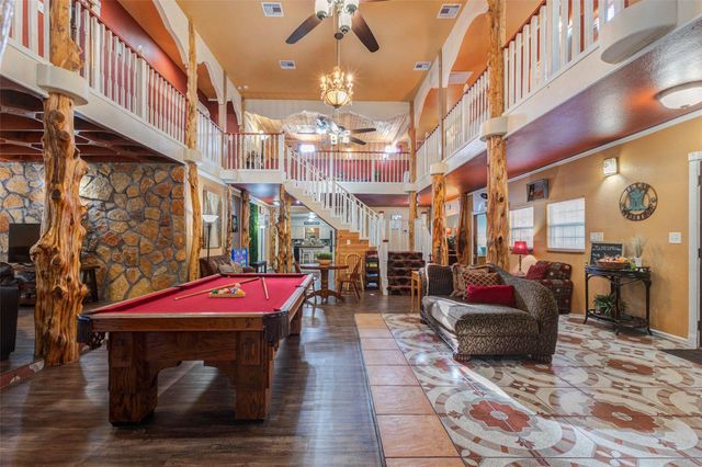 511 Chateau Woods Parkway Drive, Conroe, TX 77385