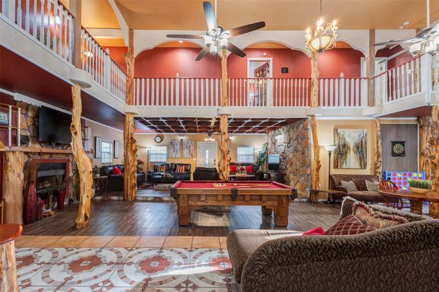 511 Chateau Woods Parkway Drive, Conroe, TX 77385