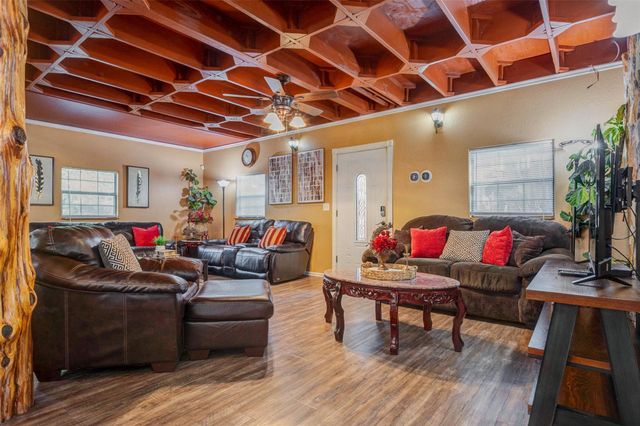 511 Chateau Woods Parkway Drive, Conroe, TX 77385