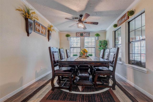 511 Chateau Woods Parkway Drive, Conroe, TX 77385