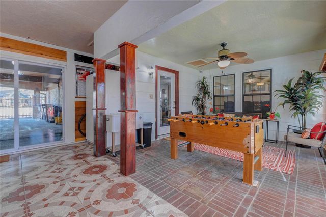 511 Chateau Woods Parkway Drive, Conroe, TX 77385