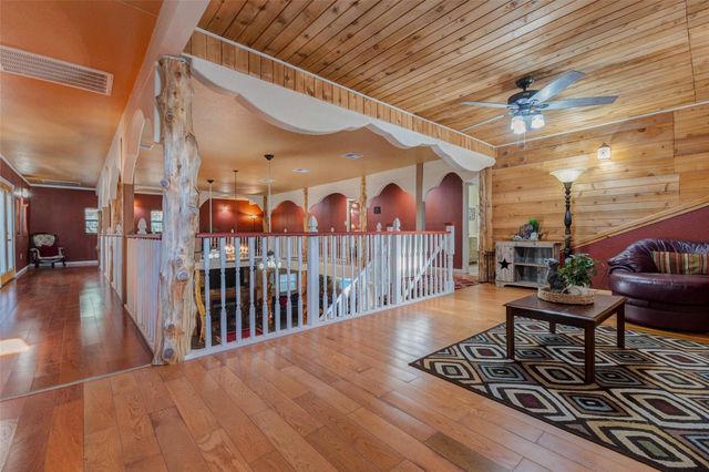 511 Chateau Woods Parkway Drive, Conroe, TX 77385