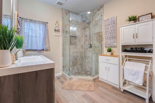 511 Chateau Woods Parkway Drive, Conroe, TX 77385