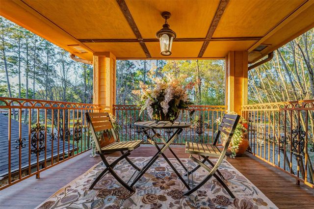 511 Chateau Woods Parkway Drive, Conroe, TX 77385