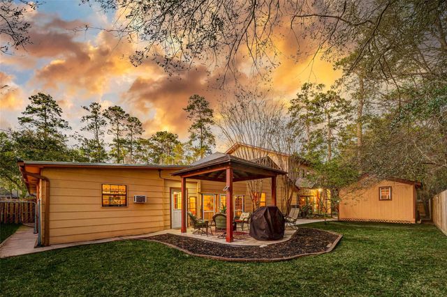 511 Chateau Woods Parkway Drive, Conroe, TX 77385