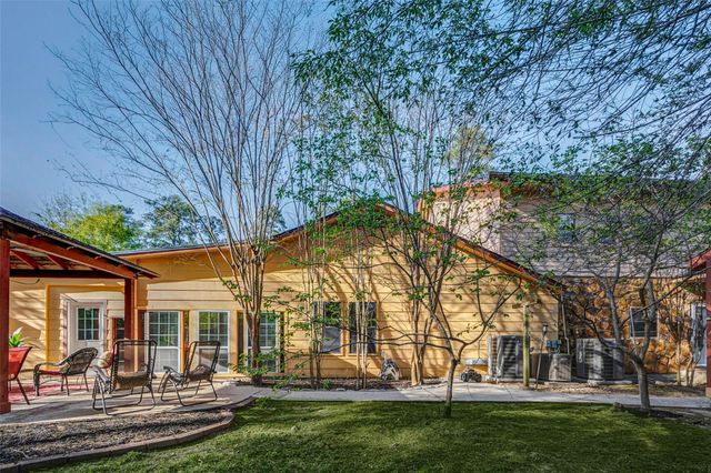 511 Chateau Woods Parkway Drive, Conroe, TX 77385