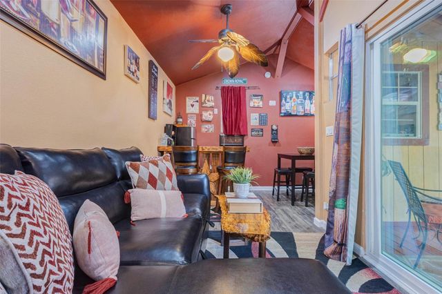 511 Chateau Woods Parkway Drive, Conroe, TX 77385